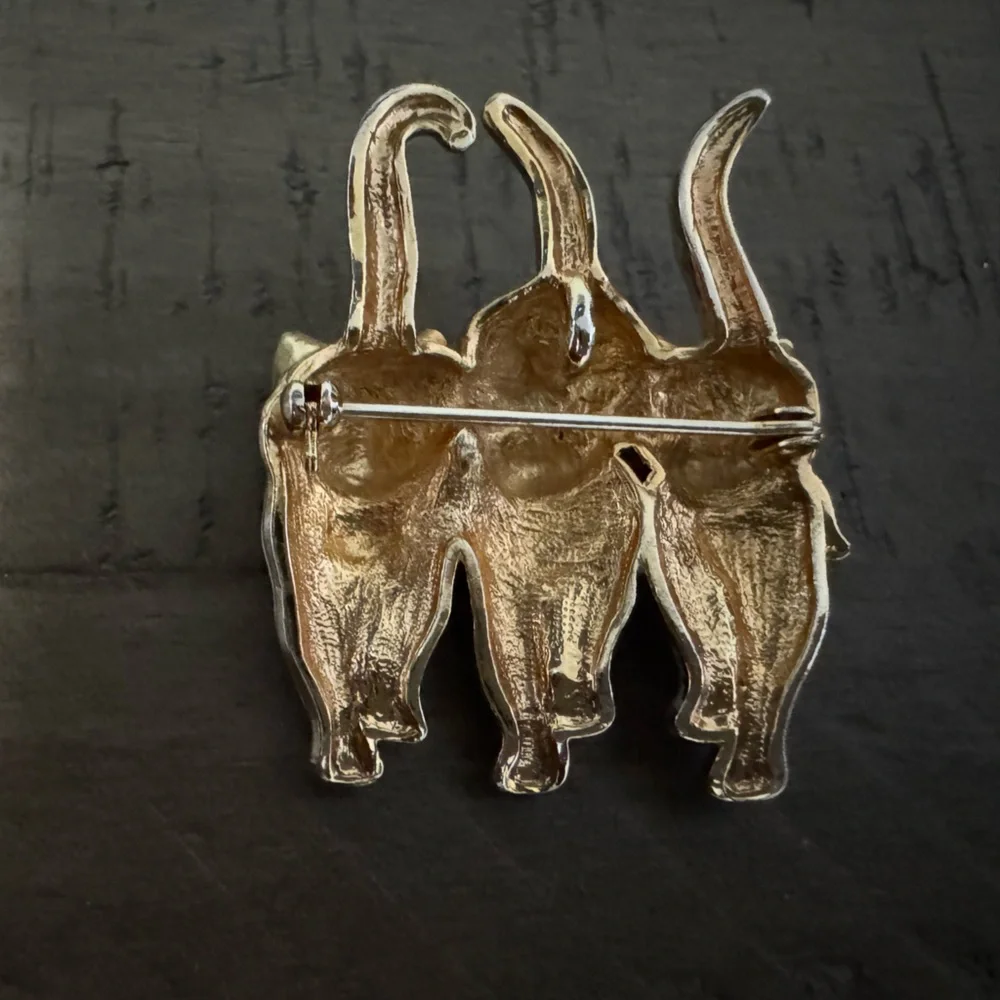 Vintage Metal Tree Christmas Cats Brooch Pin.